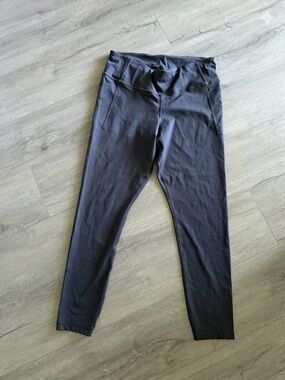 GapFit Women's Compression Leggings with Pockets - Gray, Size Large (Like New)